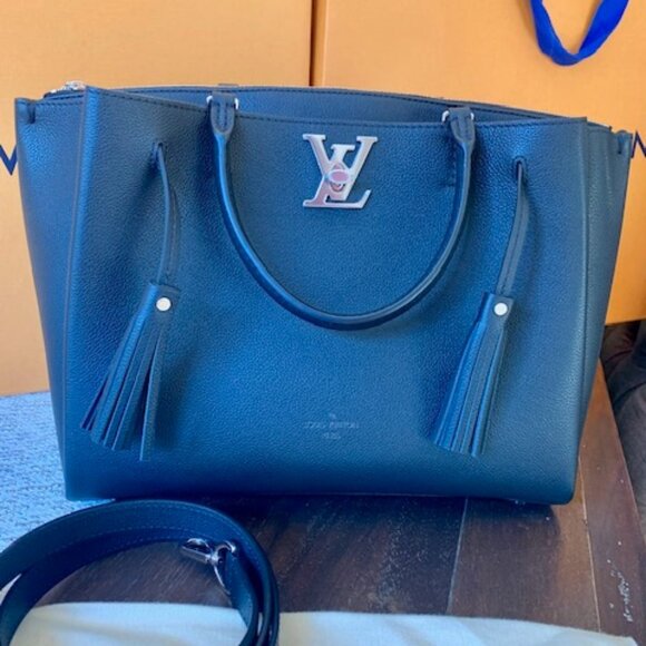 Loius Vuitton-Lockme Leather Noir Tote Handbag- BRAND NEW!! ABSOLUTELY GORGEOUS! - Picture 2 of 8